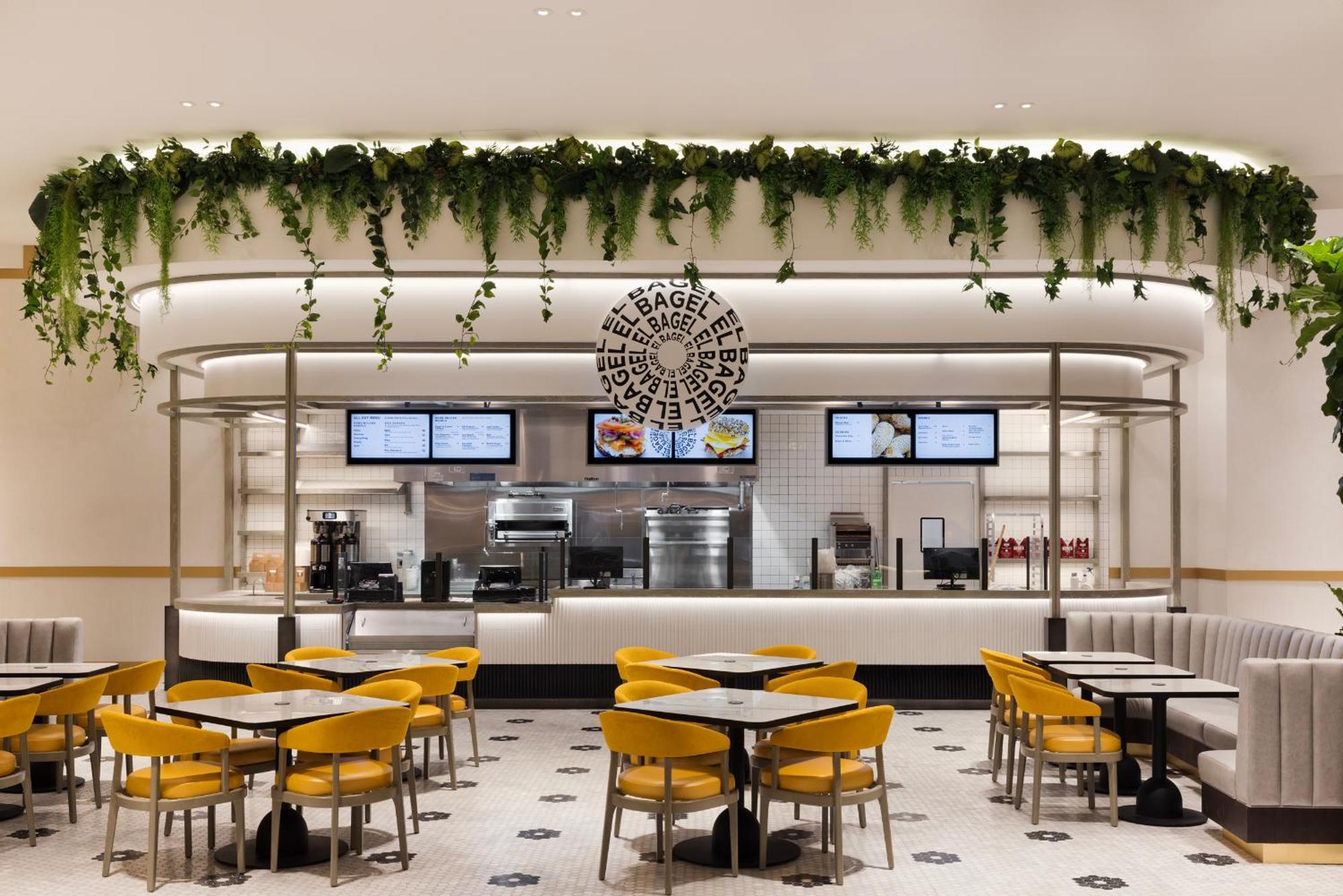 Fontainebleau ラスベガス エクステリア 写真 Interior of a MOS Burger restaurant in Tokyo